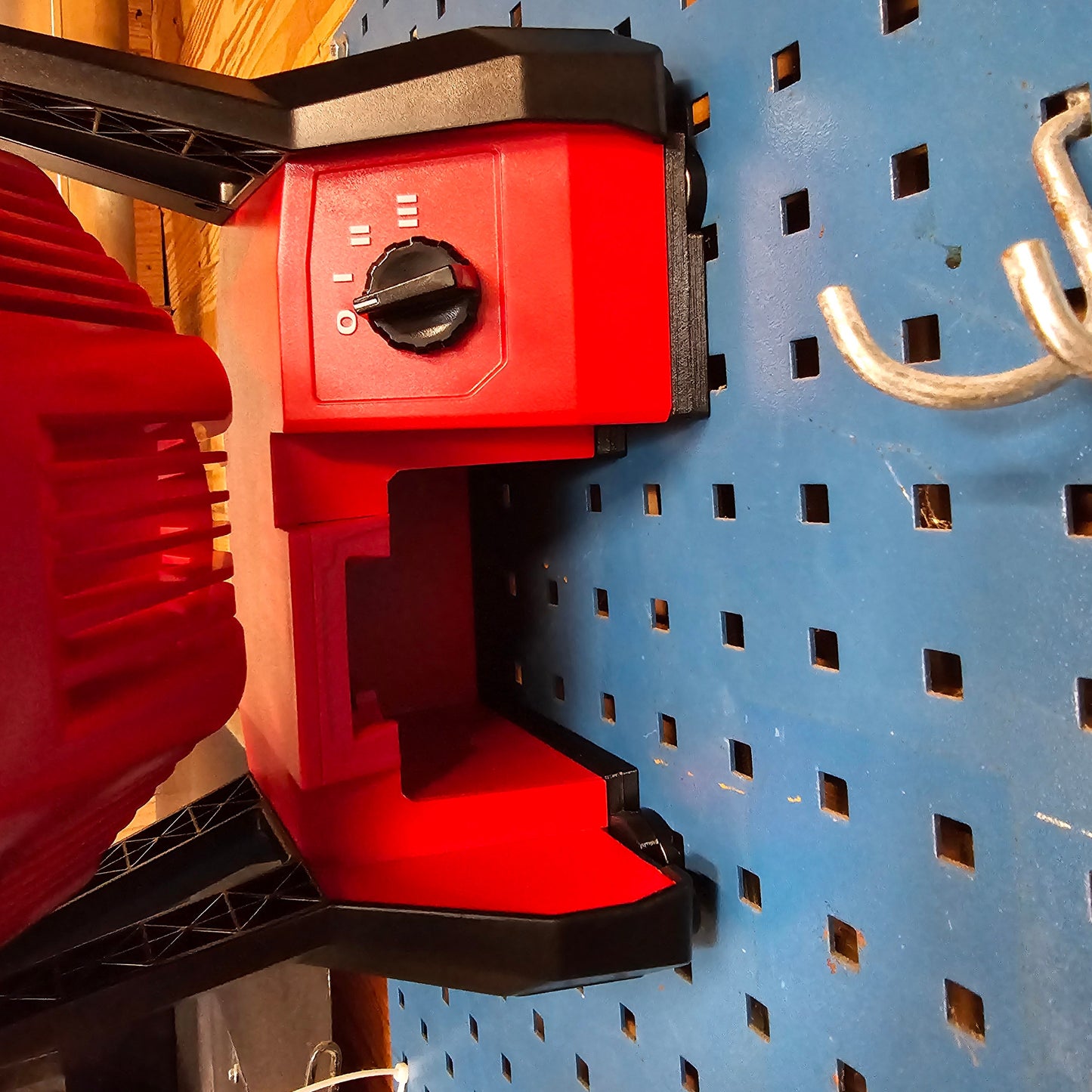 MILWAUKEE Jobsite Fan Magnetic Mount System, fits 0886-20, Screws Into Base of Fan, 6 Magnets, 3D Printed Carbon Fiber PETG