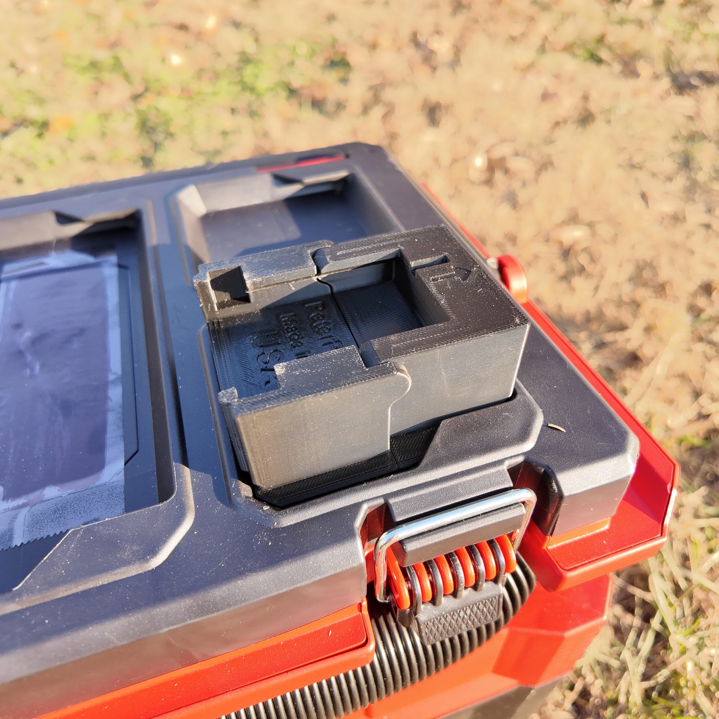 Self-Locking M18 Battery Mount Compatible with Milwaukee Packout