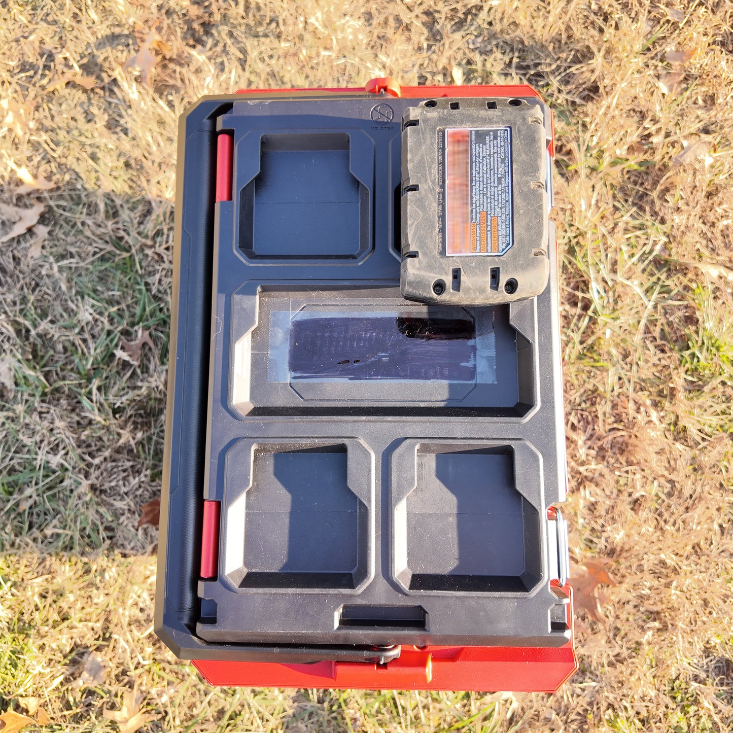 Self-Locking M18 Battery Mount Compatible with Milwaukee Packout