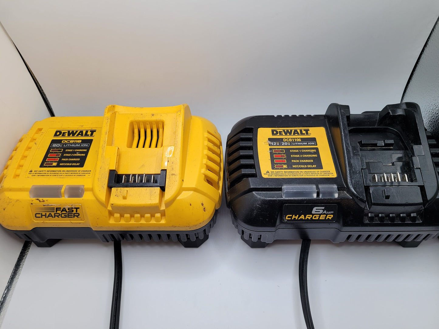 DEWALT Magnetic Charger Mount, Fits models DCB1106 & DCB118 12V, 20V, Fast Charger, Adapts Charger to mount on Metal Surface