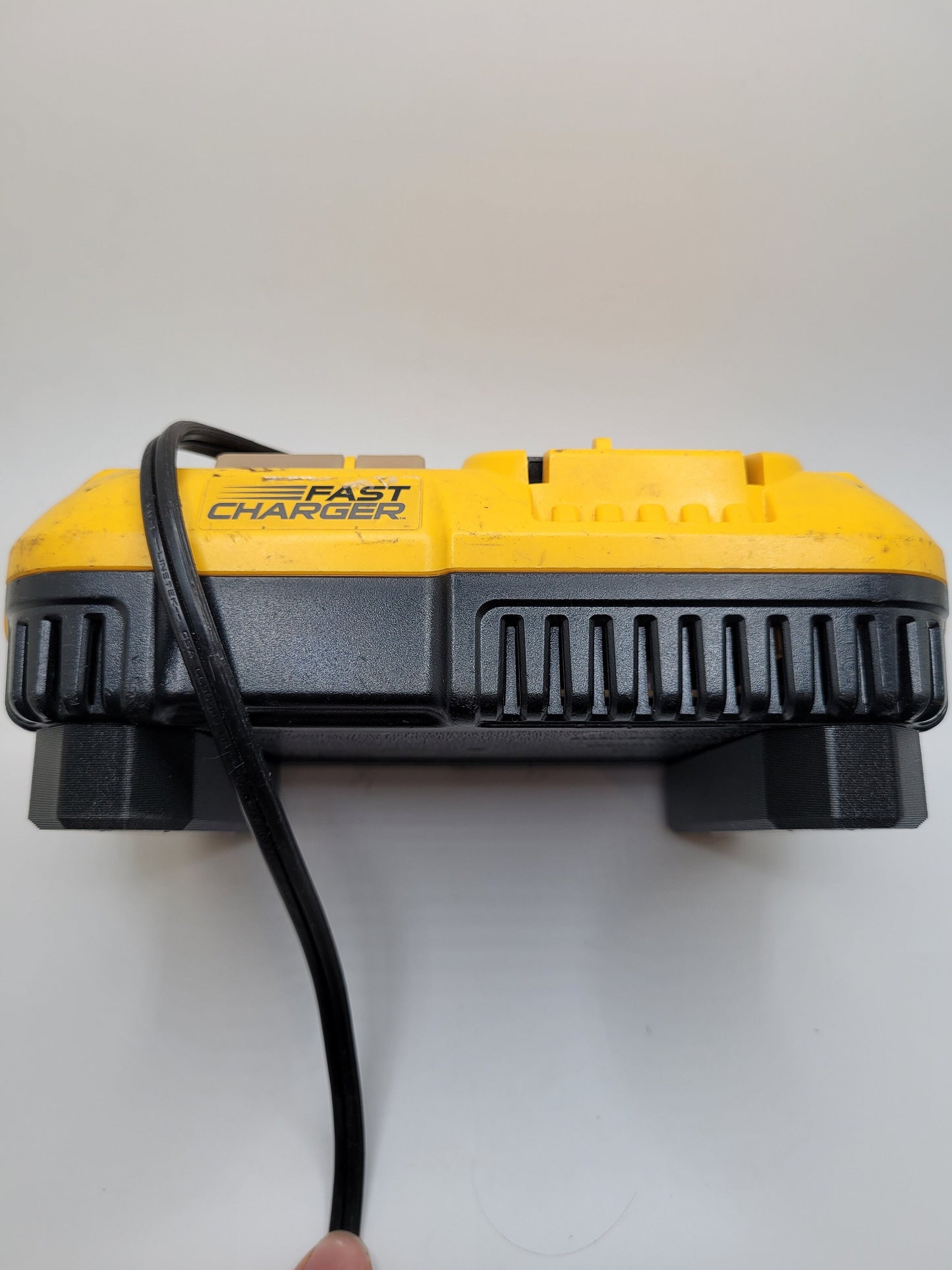 DEWALT Magnetic Charger Mount, Fits models DCB1106 & DCB118 12V, 20V, Fast Charger, Adapts Charger to mount on Metal Surface