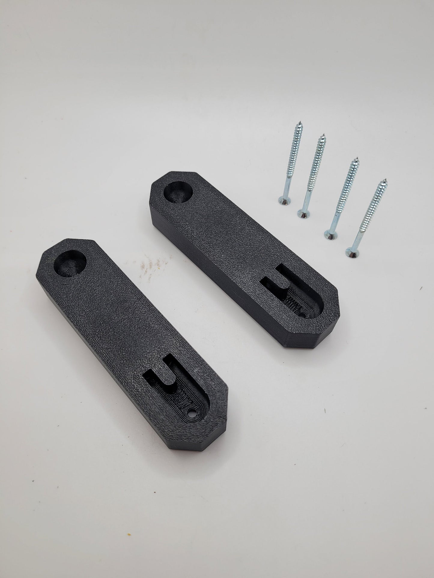 DEWALT Magnetic Charger Mount, Fits models DCB1106 & DCB118 12V, 20V, Fast Charger, Adapts Charger to mount on Metal Surface