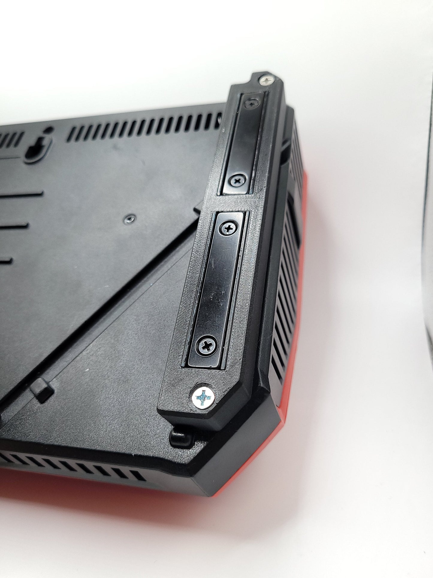 MILWAUKEE Rapid Dual 18V Magnetic Mount, For Cat. No. 48-59-1802, Adapts Charger to mount on Metal Surface