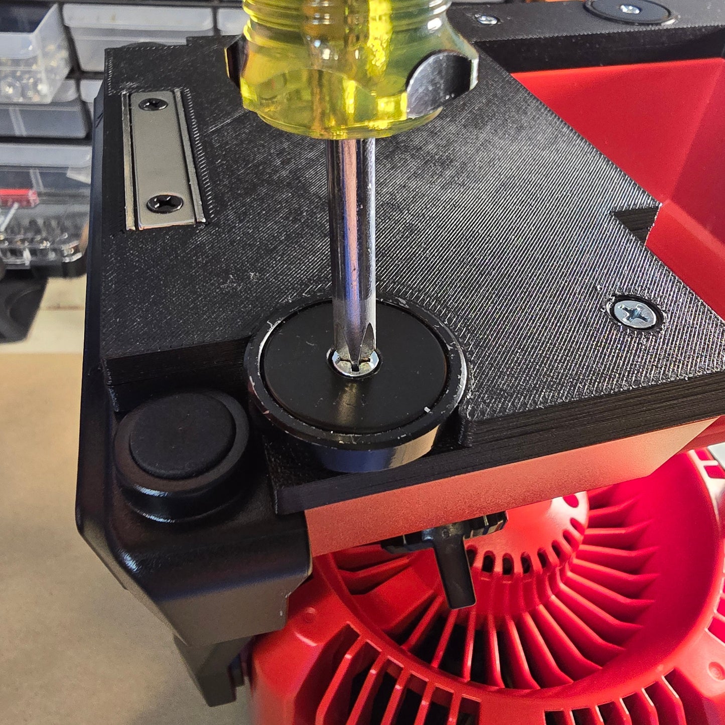 MILWAUKEE Jobsite Fan Magnetic Mount System, fits 0886-20, Screws Into Base of Fan, 6 Magnets, 3D Printed Carbon Fiber PETG